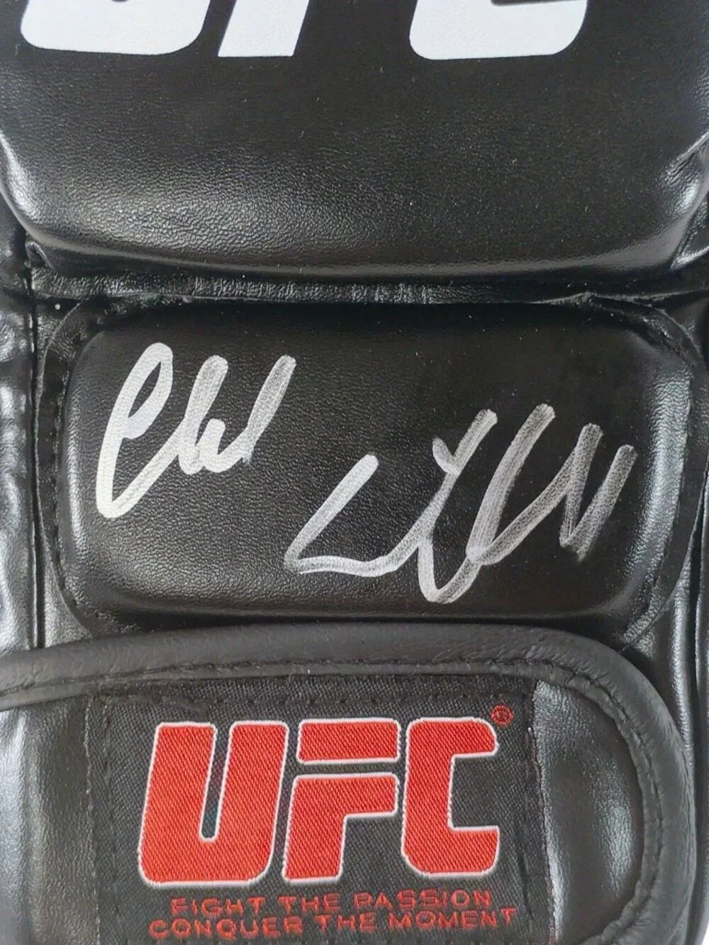 Chuck Liddell Ice Man Signed UFC Fighters Glove Silver Beckett COA MMA Autograph